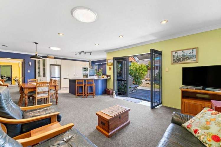 42 Gardenia Drive 11229_3
