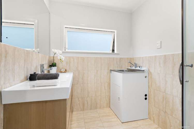 8 Hubert Henderson Place Remuera_13