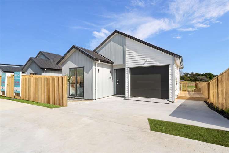 34 Whakairo Crescent Gulf Harbour_1