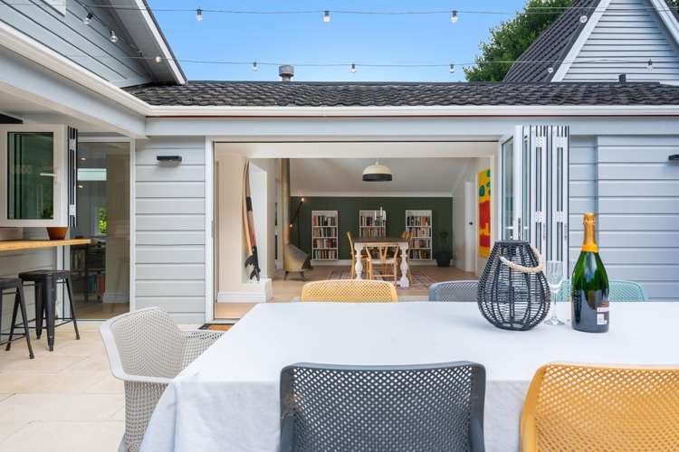 215 Takapu Road Takapu Valley_1