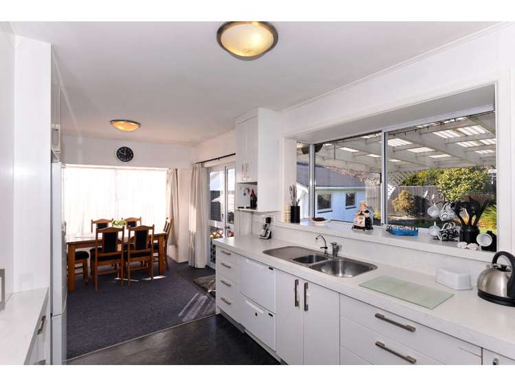 5 Tennyson Crescent Stoke_6