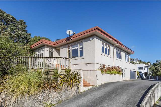 SUN SOAKED JEWEL ON THE RISE - RV $940,000
