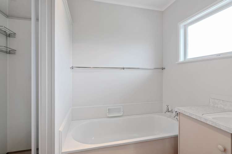 52 Eighty Eight Valley Road Wakefield_17