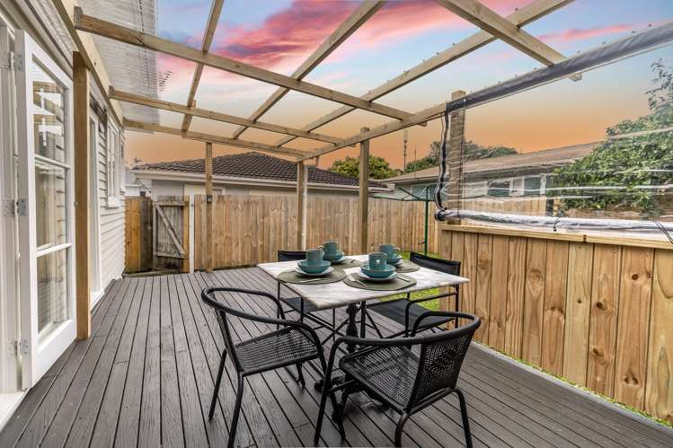 2 Riverpark Crescent Henderson_11