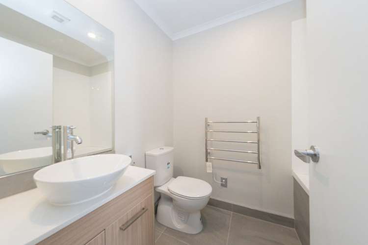 22 Fernly Rise Flat Bush_11