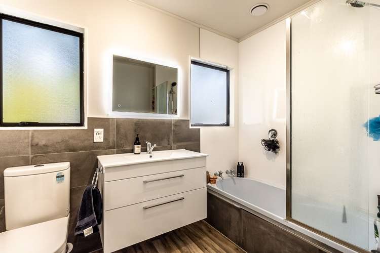 323 Mazengarb Road Paraparaumu_12