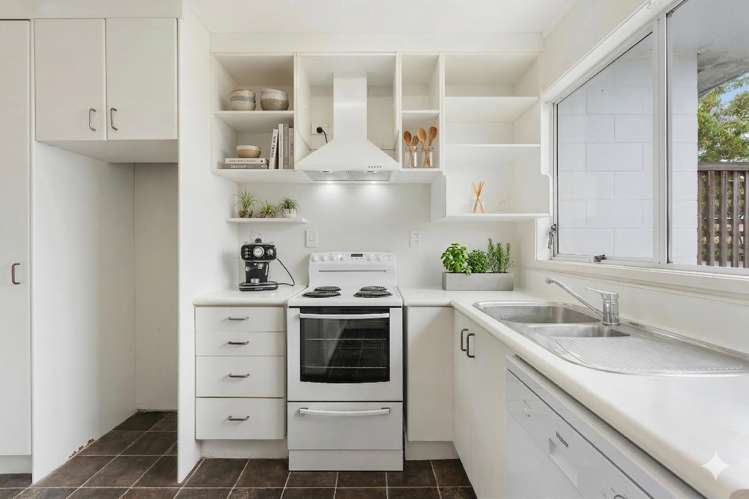 2/174 Birkdale Road_3