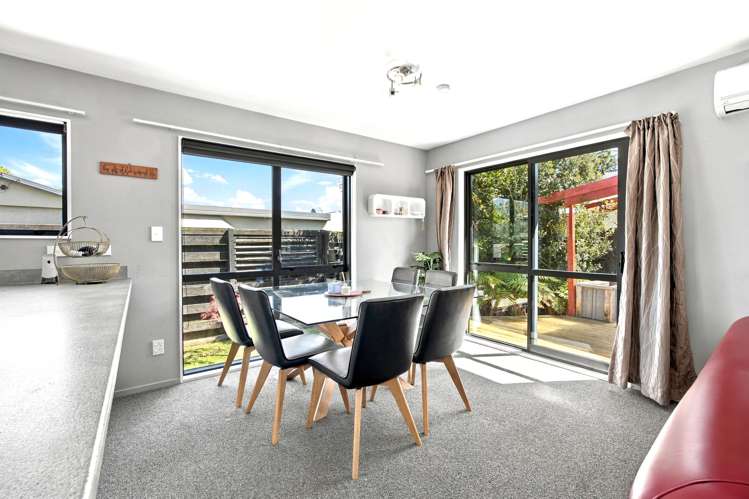 64 Cuffs Road Wainoni_21
