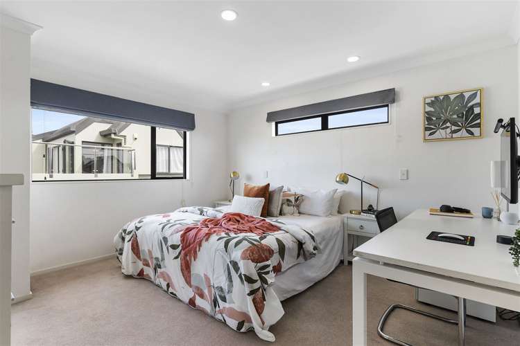 22 The Esplanade Eastern Beach_17