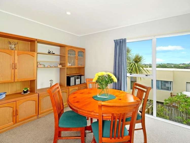 2/10 Delamare Court Sunnynook_9