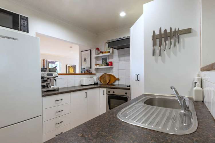 7 Fairmount Road Titirangi_20