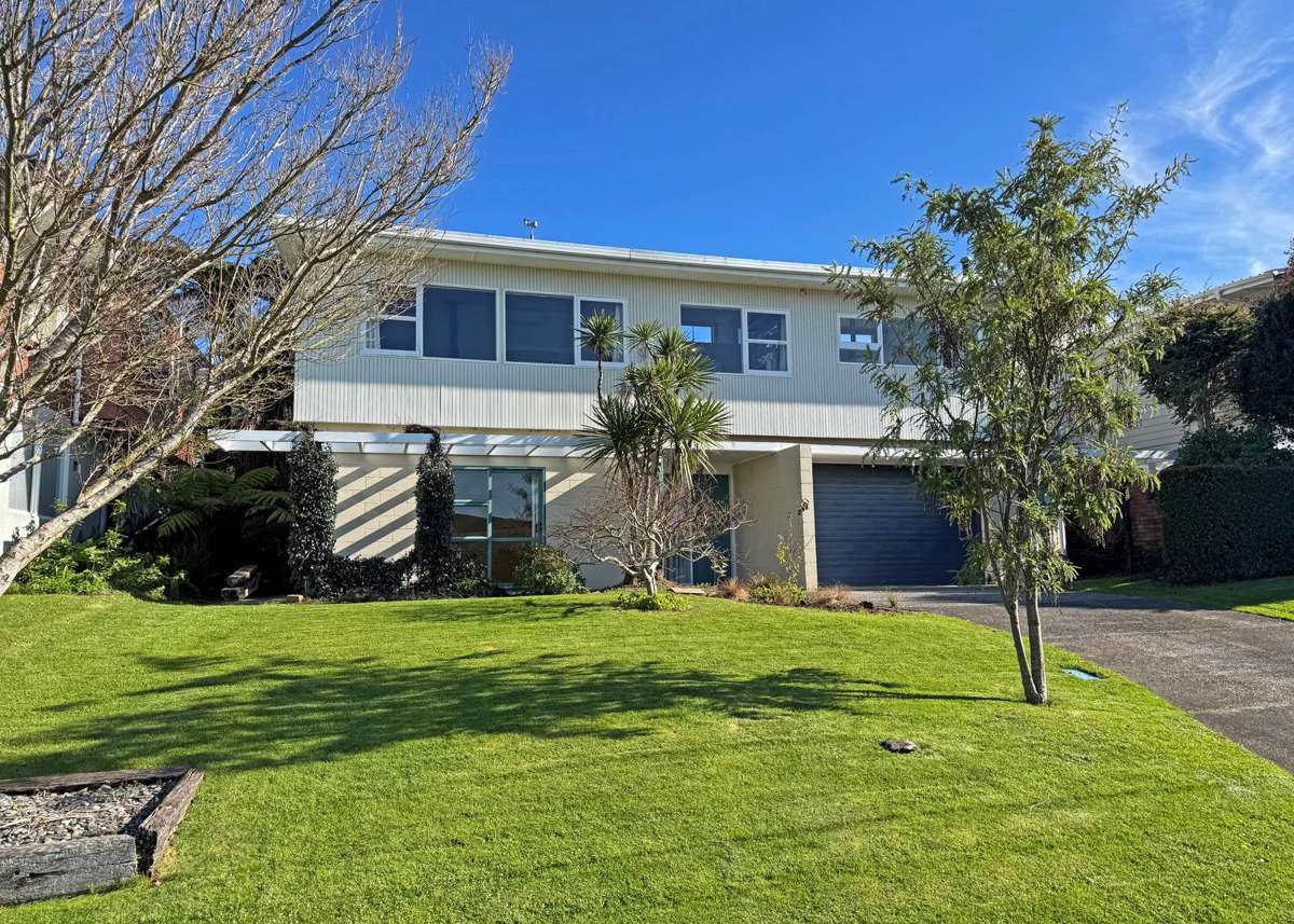 49 McBreen Avenue_0