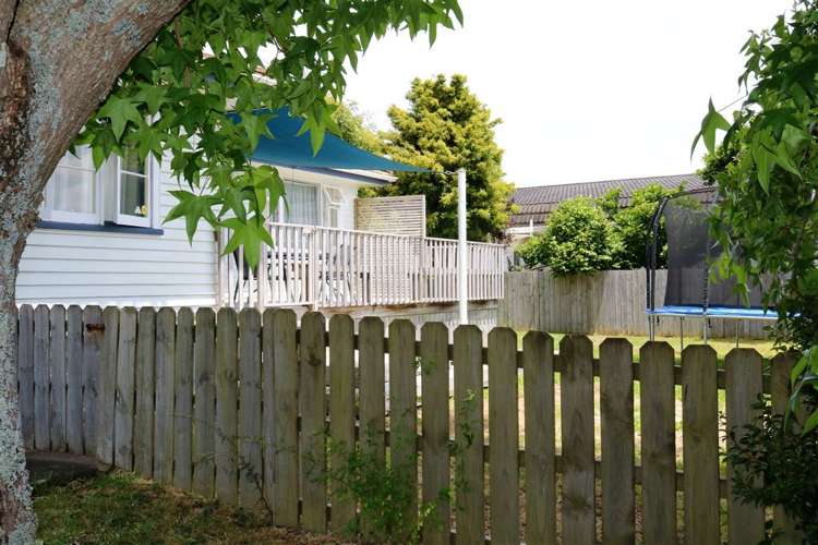 8 Walmsley Crescent Paeroa_17