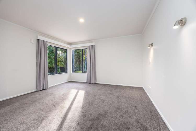 139 Roberta Crescent Orewa_10