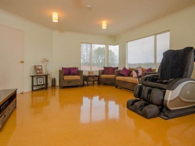 33 Muirfield Street Wattle Downs_9