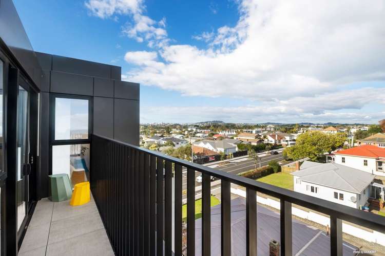 401/2 Miller Street Pt Chevalier_9