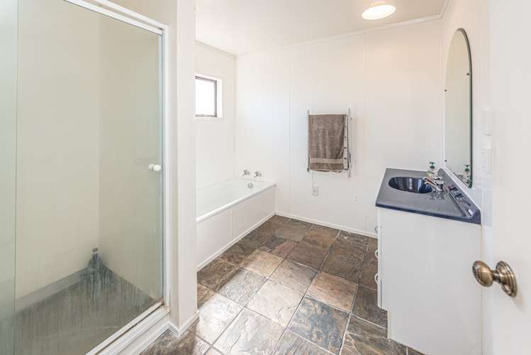 32 Exeter Crescent Springvale_15