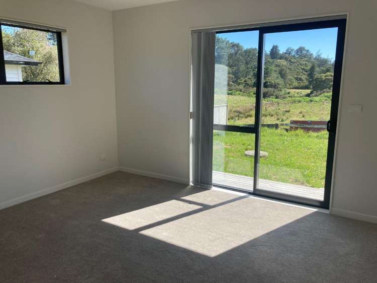 1373 East Coast Road Redvale_4