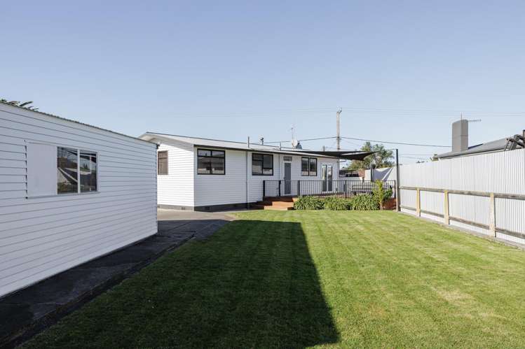 17 Harold Holt Avenue Onekawa_12