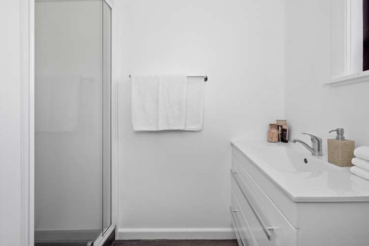 10 Cassino Crescent Onekawa_11