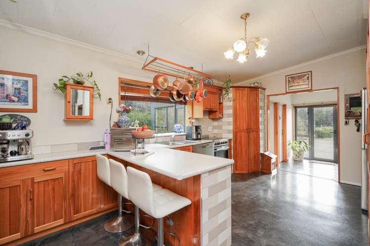 215 Rakahouka Grove Bush Road Winton Surrounds_16