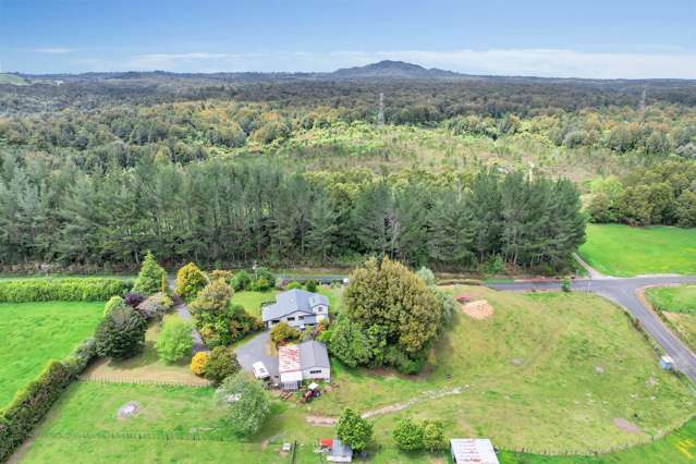 Stunning Countryside Home in a Gorgeous Setting!