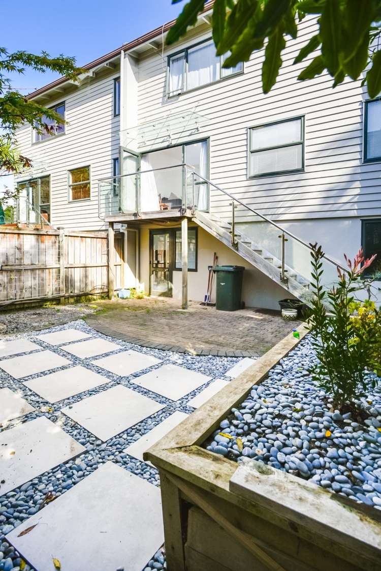 2/76 Galway Street Onehunga_17