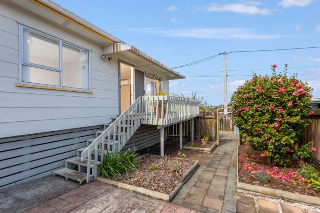 2/2b Matipo Road Te Atatu Peninsula_1