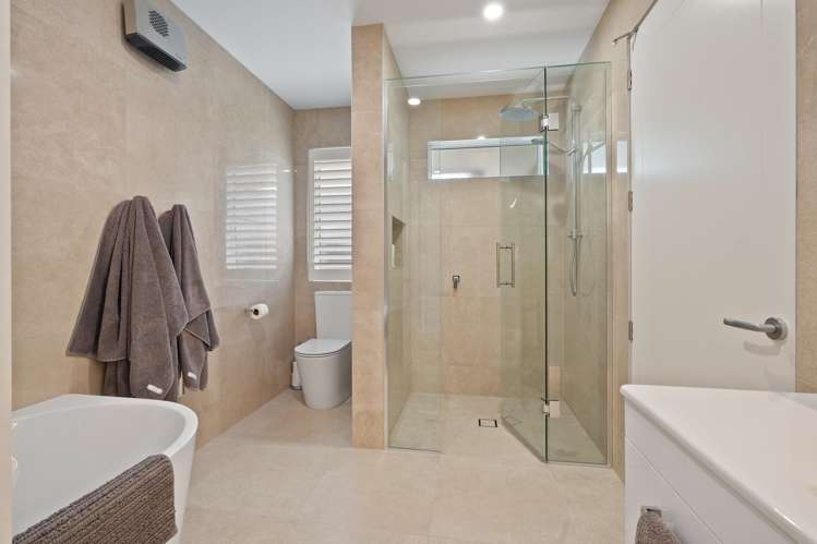 62 Carnaveron Drive Lincoln_23