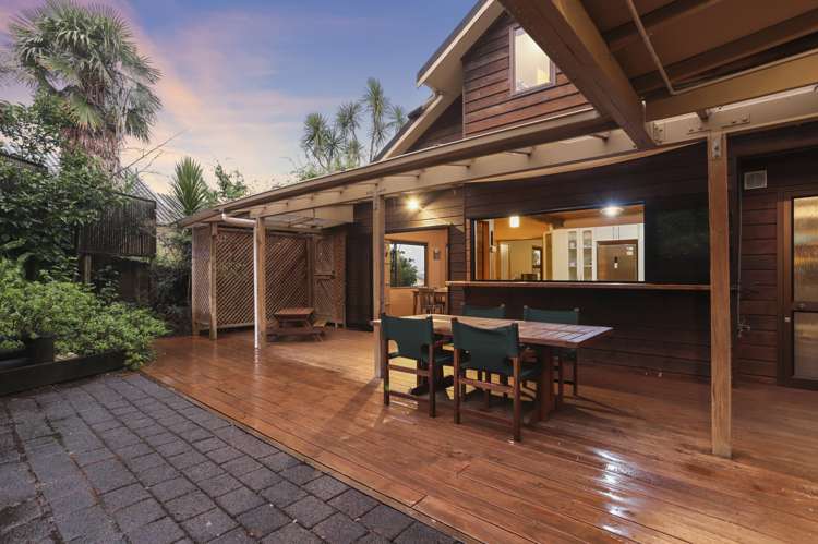 9 Longfellow Parade Glen Eden_16