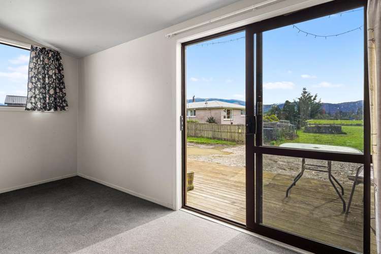 1048 Woodstock Road View Hill_17