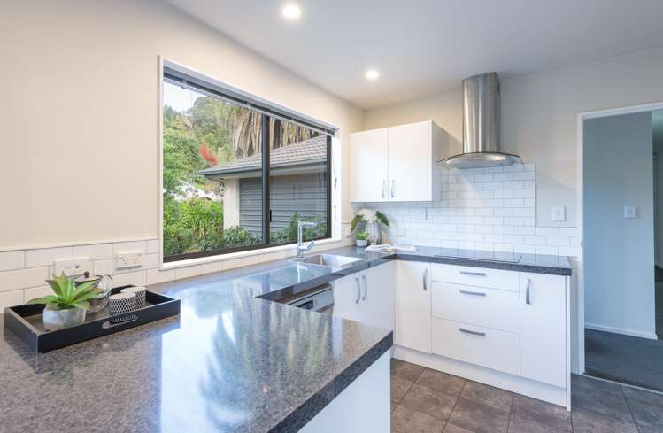 20 Ballard Drive Stoke_5