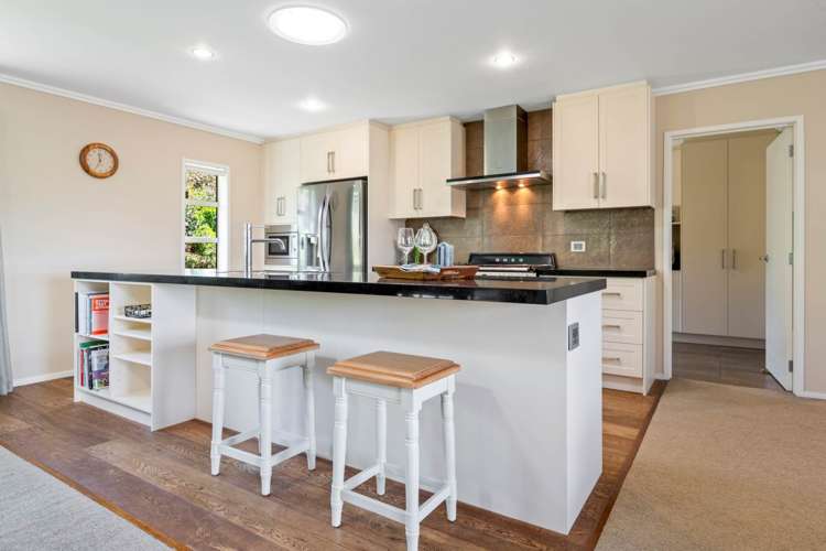 99 Whangaparaoa Road Red Beach_12