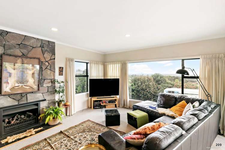 209 Golf Road Titirangi_8