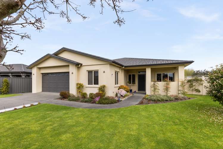 14 Heynes Place Clive_16