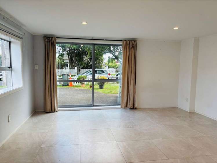 1/4 Preston Avenue Mount Albert_13