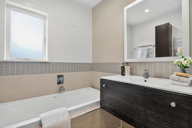 29 Peter Terrace Castor Bay_18