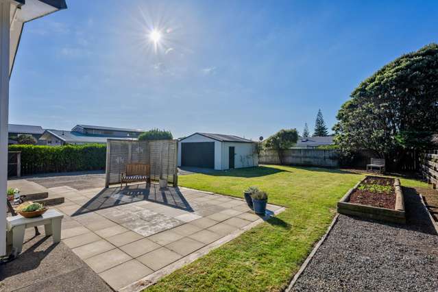 8 Manuka Street Otaki Beach_3
