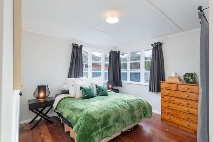 17 Ngata Grove Trentham_10