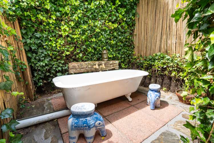 220 North Road North East Valley_21