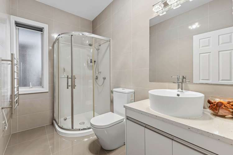 19 Kira Road Flat Bush_20