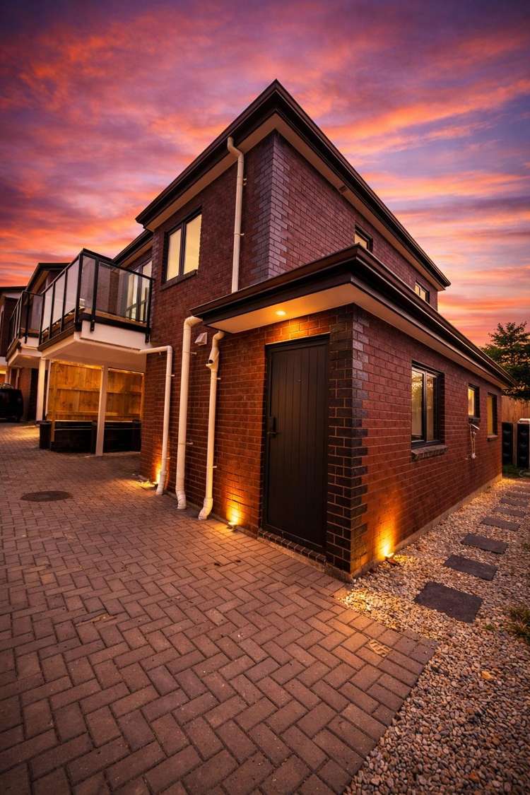 4253 Great North Road Glendene_10