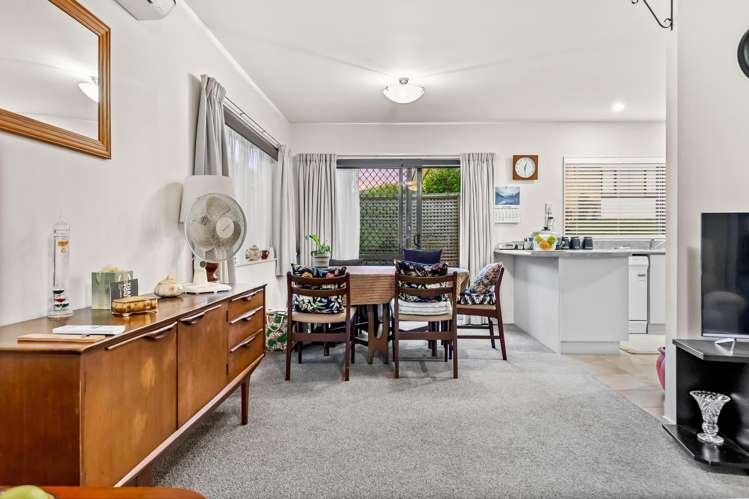 39/197 Royal Road Massey_4