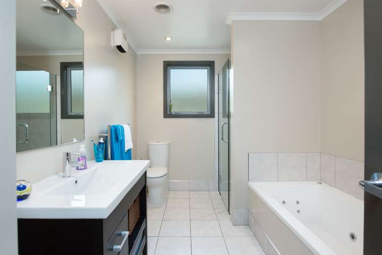 16 Irwin Logan Drive Mosgiel_17