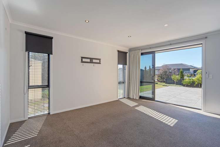 9 Fairose Drive Richmond_7