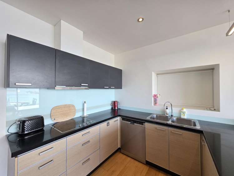 D513/14 West Quay 10777_6