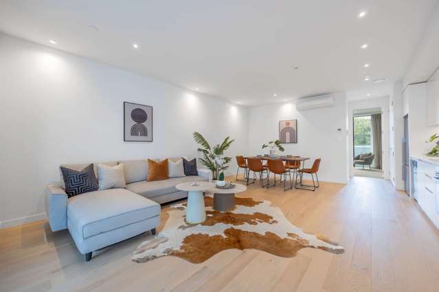 119/223A Greenlane West 1662_2