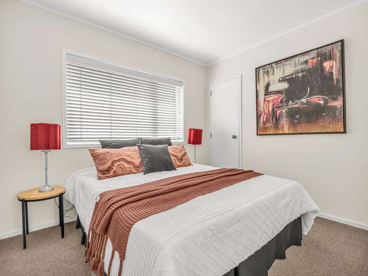 2/267 Glenfield Road Hillcrest_22
