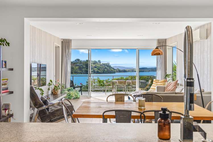 1184 Sandspit Road Sandspit_12