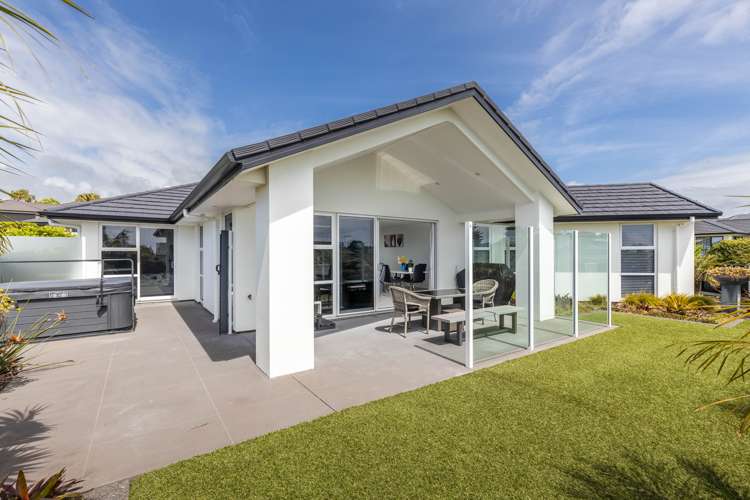 1 Oakmont Crescent Waiwhakaiho_1